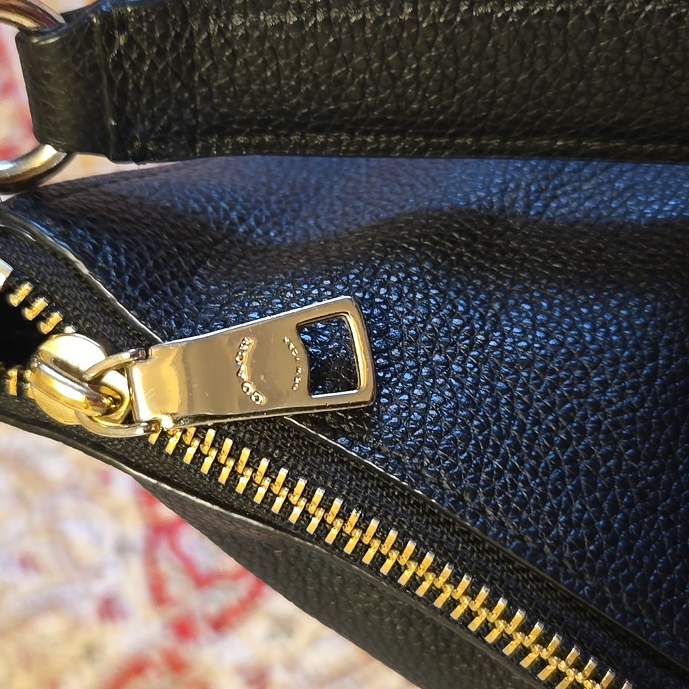 Coach - Picture 5 of 10